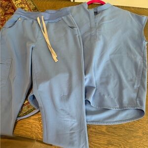 Ceil Blue Figs Scrub Set